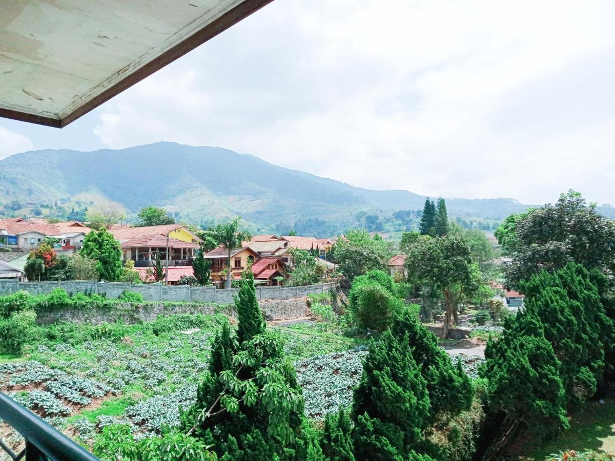 Sewa Villa Bukit Danau Puncak CilotoCinengangirang エクステリア 写真