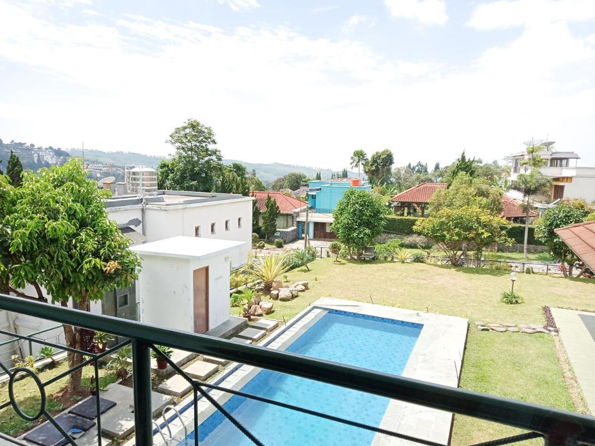 Sewa Villa Bukit Danau Puncak CilotoCinengangirang エクステリア 写真